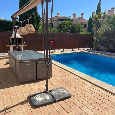Holiday home Spacious 3 Bedroom With Pool