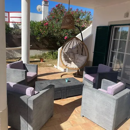 Spacious 3 Bedroom With Pool Holiday home *