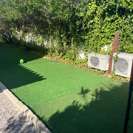 Spacious 3 Bedroom With Pool Holiday home