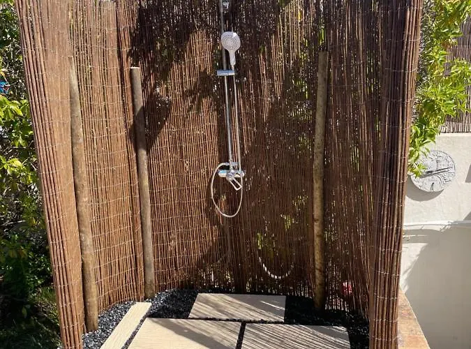 Holiday home Spacious 3 Bedroom With Pool *