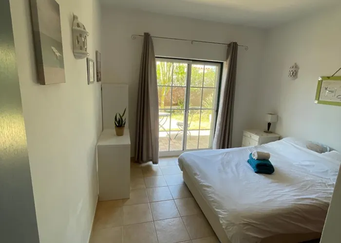 Holiday home Spacious 3 Bedroom With Pool Praia Da Luz