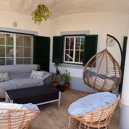 Spacious 3 Bedroom With Pool 度假居