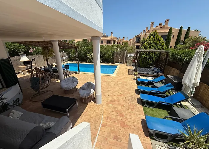 Tatil Evi Spacious 3 Bedroom With Pool Luz