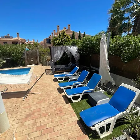 Dom wakacyjny Spacious 3 Bedroom With Pool Praia Da Luz